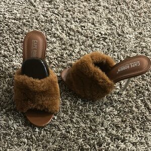 Cape Robbin Women's Brown Furry Heels